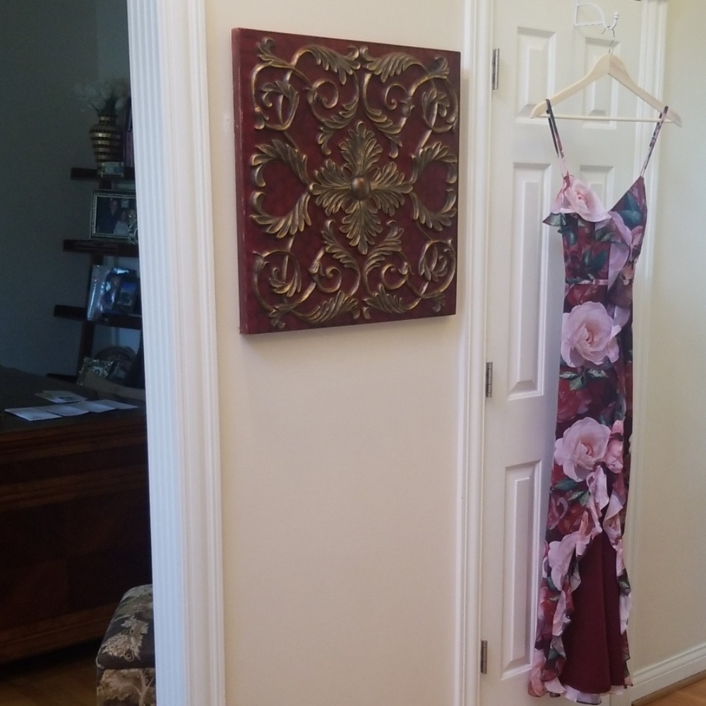 Cachet, Size 8 Dress, Burgandy  Flowers